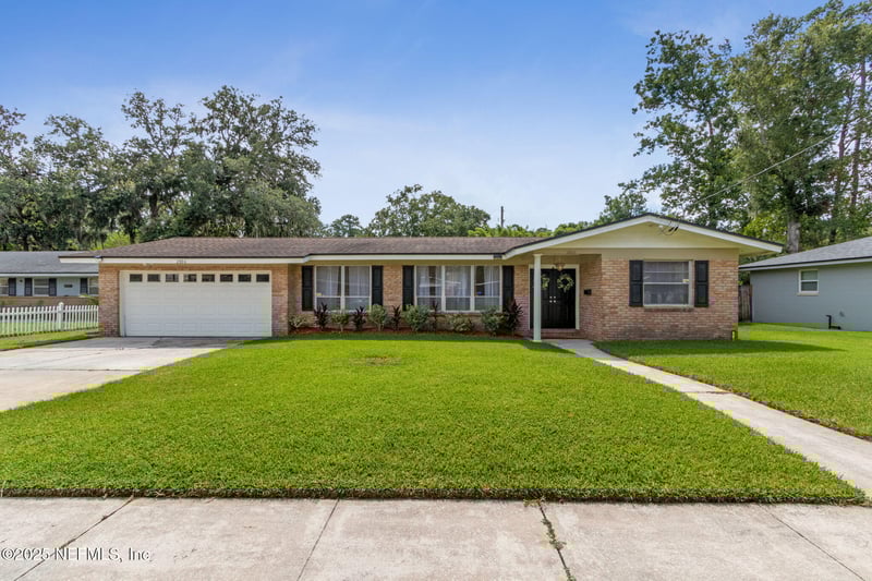 2806 Annette Cir, Jacksonville, FL 32216