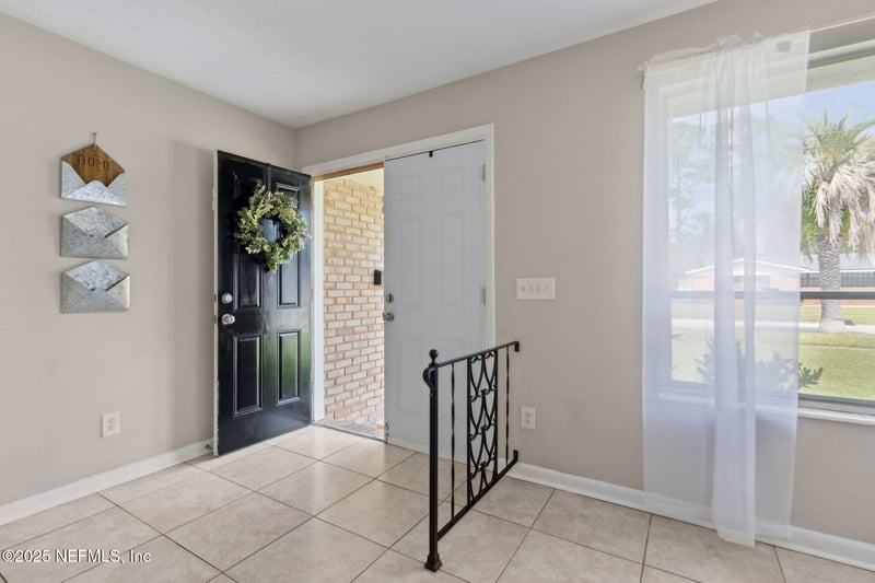 2806 Annette Cir, Jacksonville, FL 32216