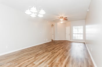 8583 Julia Marie Cir, Jacksonville, FL 32210