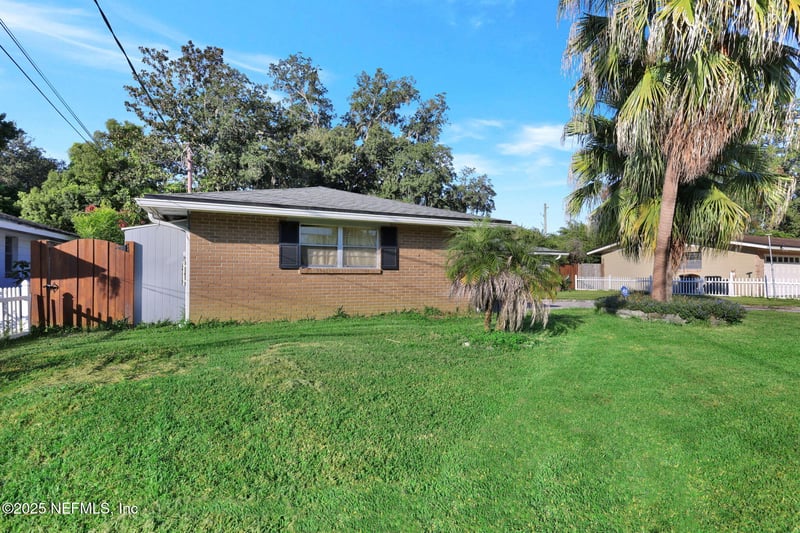 2816 Annette Cir, Jacksonville, FL 32216