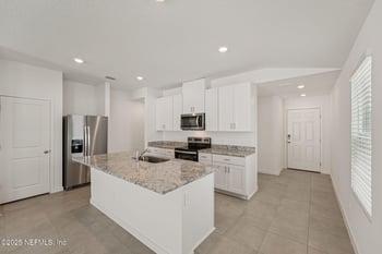 7495 Queensgate Cir, Jacksonville, FL 32219