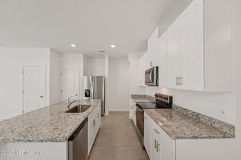 7495 Queensgate Cir, Jacksonville, FL 32219