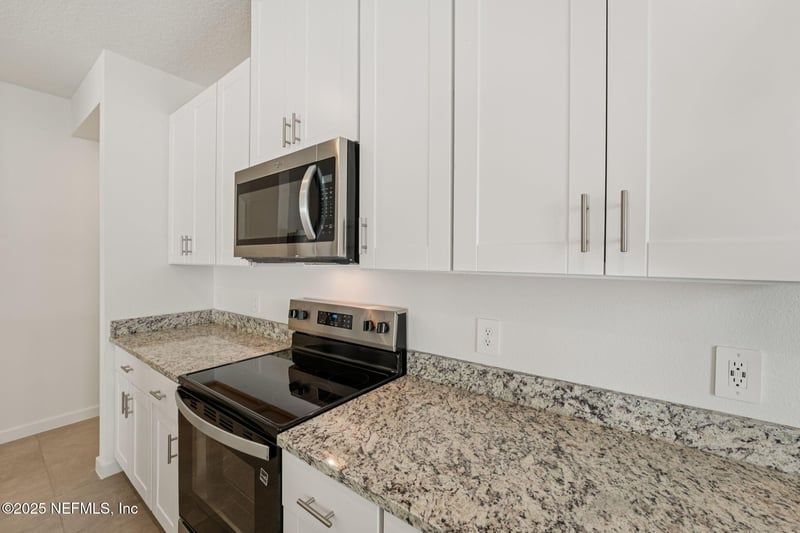 7495 Queensgate Cir, Jacksonville, FL 32219