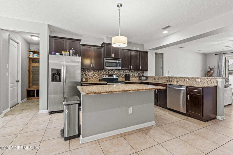 15901 Lexington Park Blvd, Jacksonville, FL 32218