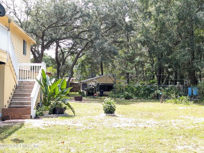 215 Maltas Ave, Interlachen, FL 32148