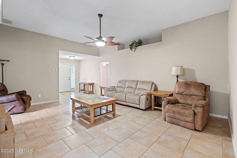 2257 Pierce Arrow Dr, Jacksonville, FL 32246