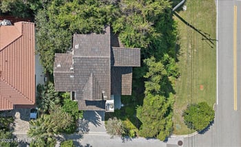 94 Oceanside Dr, Atlantic Beach, FL 32233