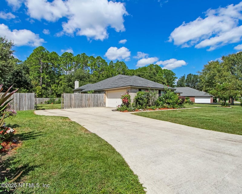 5960 Long Cove Dr, Jacksonville, FL 32222