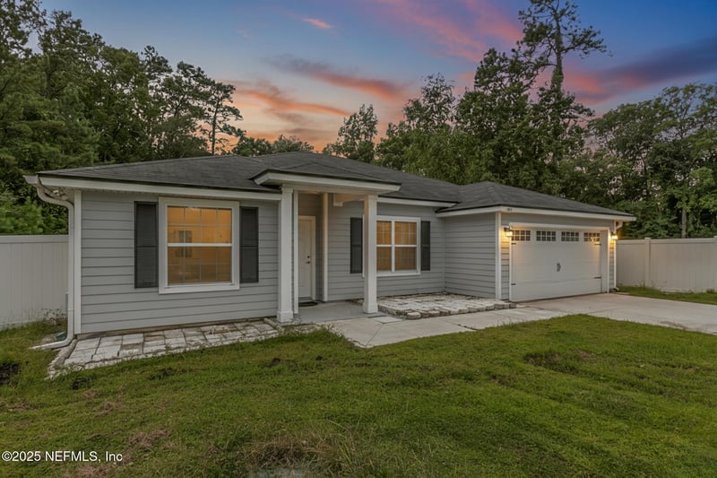 8882 Hogan Rd, Jacksonville, FL 32216