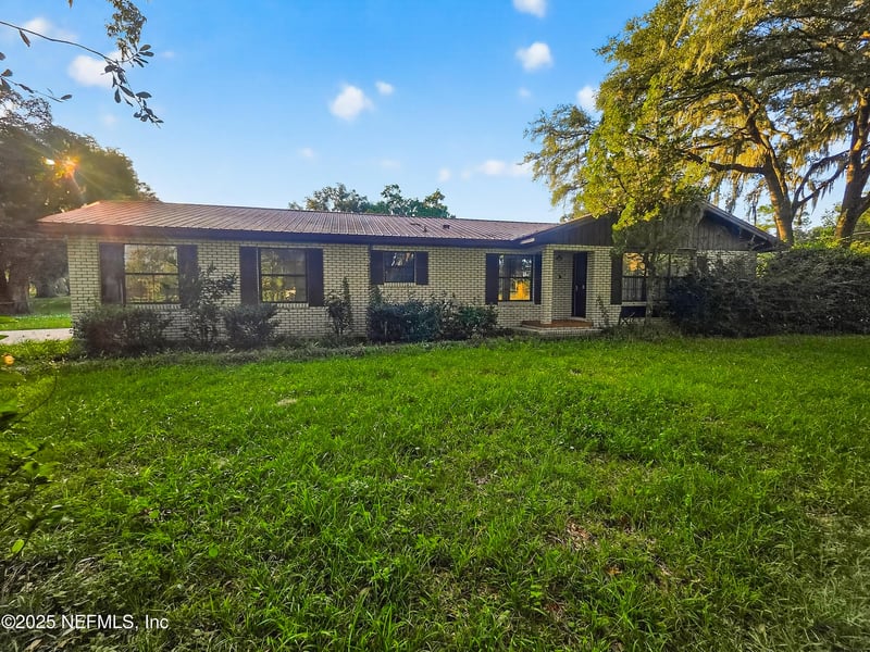 127 Anastasia St, Lake, FL 32025