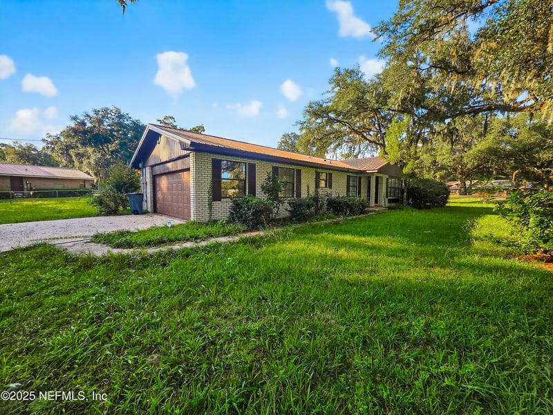 127 Anastasia St, Lake, FL 32025