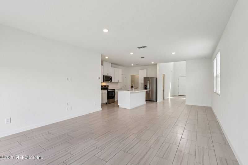 9749 Amber Village Rd, Jacksonville, FL 32219