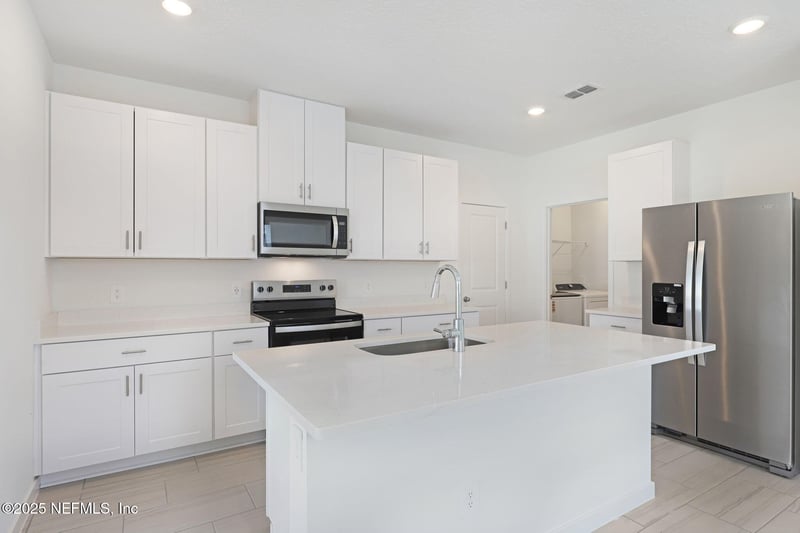 9749 Amber Village Rd, Jacksonville, FL 32219