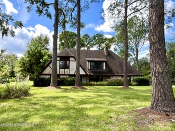 586 Tivoli Dr, St Johns, FL 32259