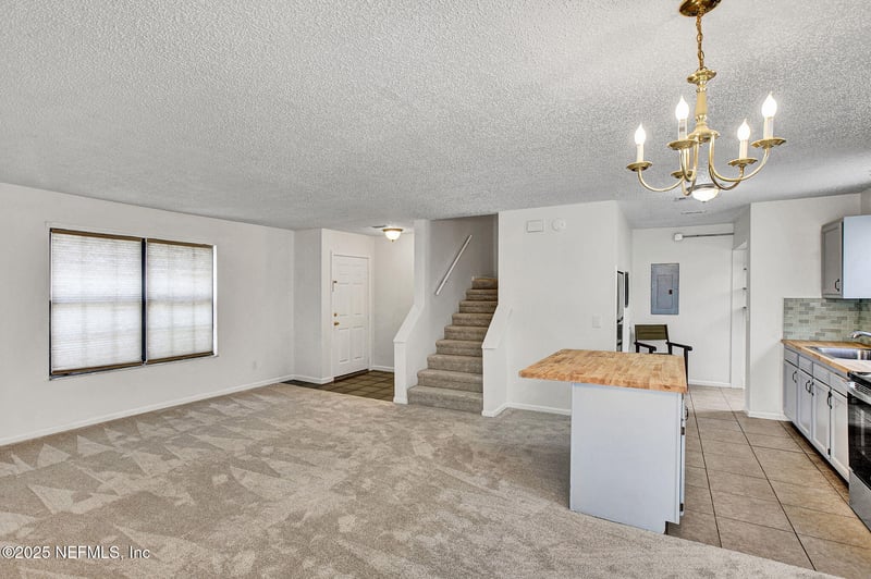 1175 5th St, Jacksonville Beach, FL 32250