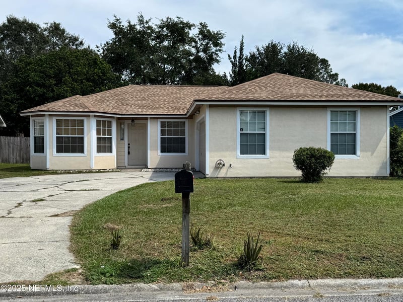 8139 Fieldside Dr, Jacksonville, FL 32244