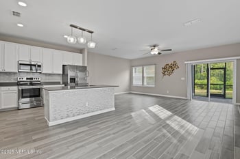 140 Boracay Cir, St Johns, FL 32259