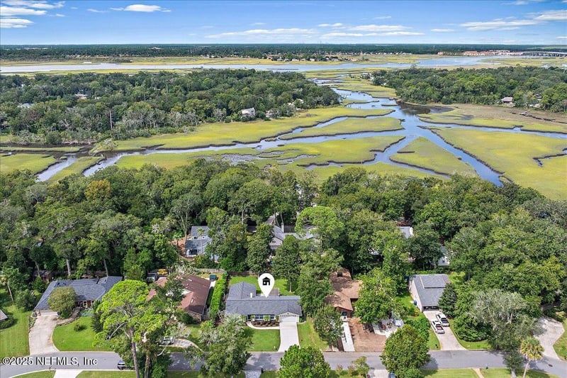 1819 Twelve Oaks Ln, Neptune Beach, FL 32266