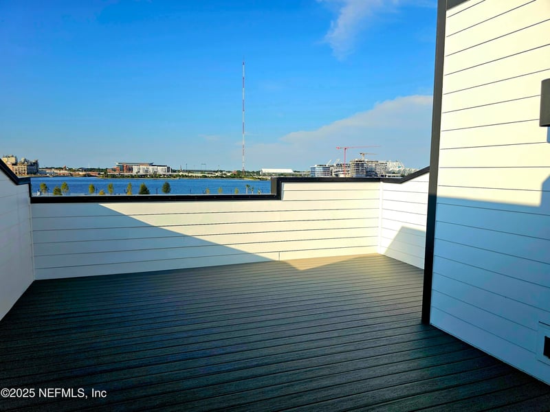 1940 Prudential Dr, Jacksonville, FL 32207