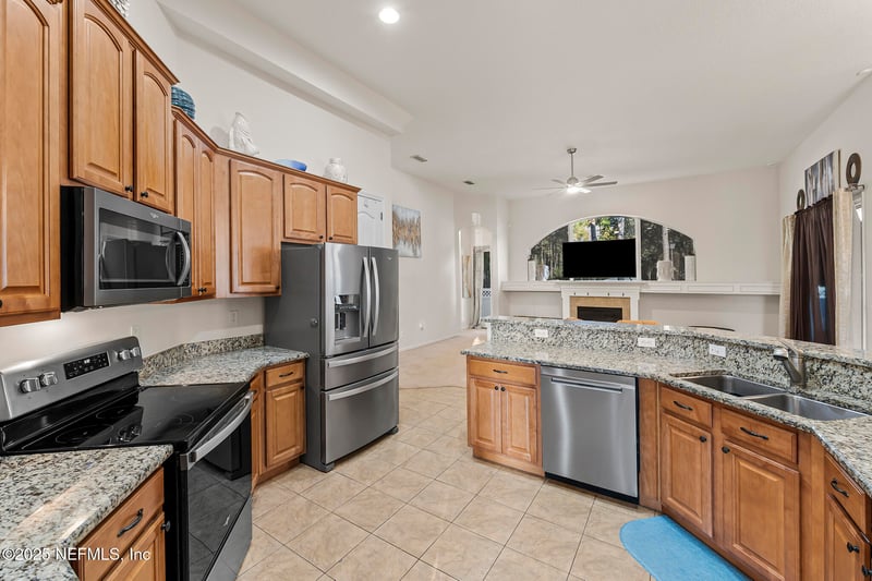 845 Songbird Dr, Orange Park, FL 32065