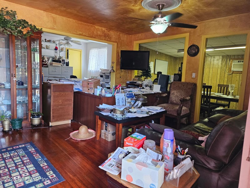 6672 Banbury Rd, Jacksonville, FL 32211