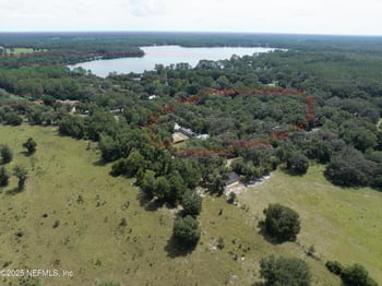 100 Little Star Rd, Hawthorne, FL 32640