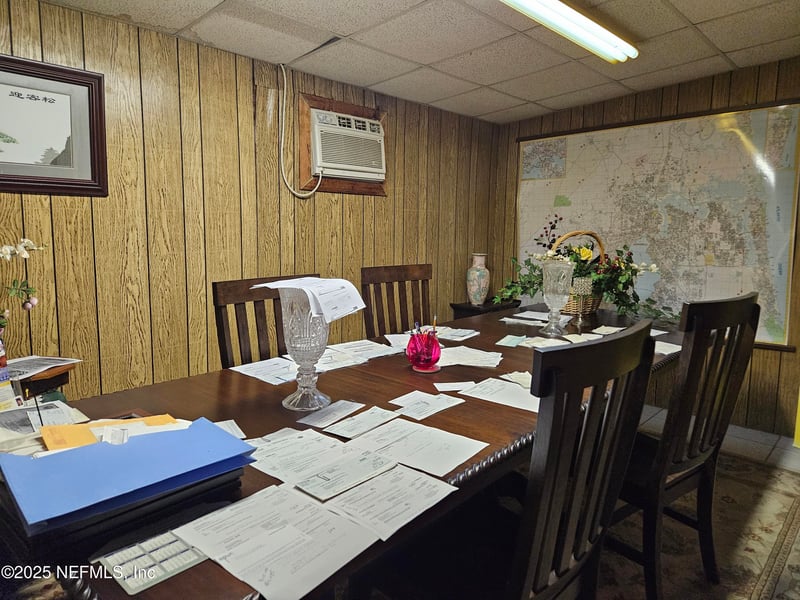 6672 Banbury Rd, Jacksonville, FL 32211