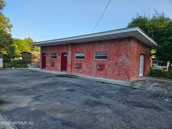 6672 Banbury Rd, Jacksonville, FL 32211