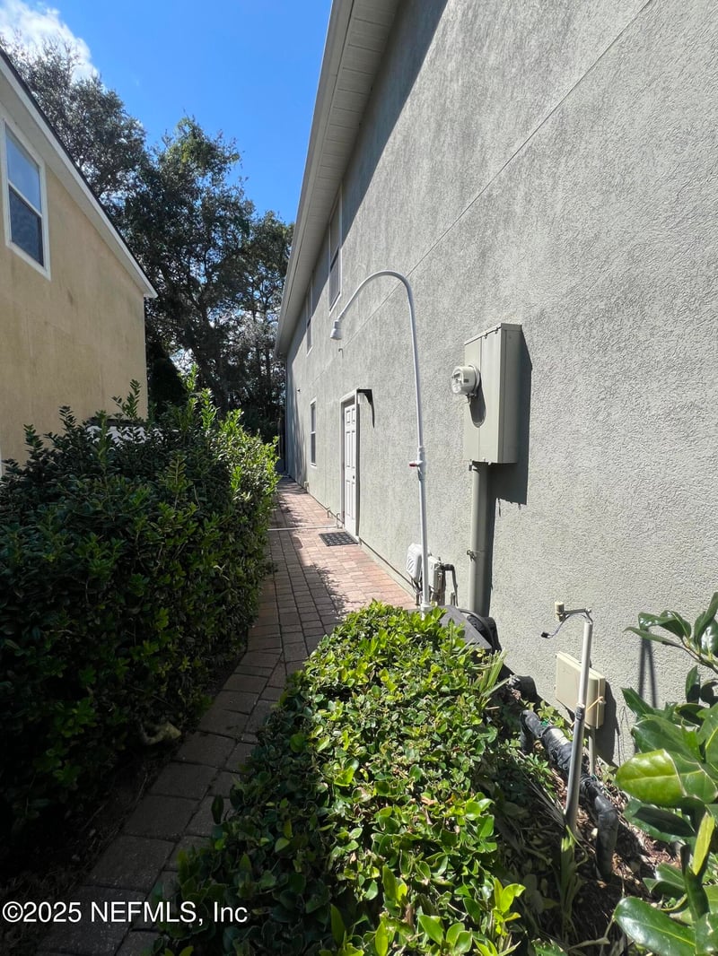 1674 Hammock Grove Ln, Jacksonville, FL 32225