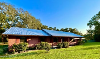 137 Oak Cir, Interlachen, FL 32148