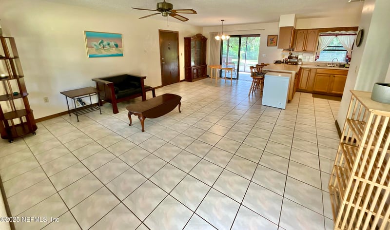 137 Oak Cir, Interlachen, FL 32148