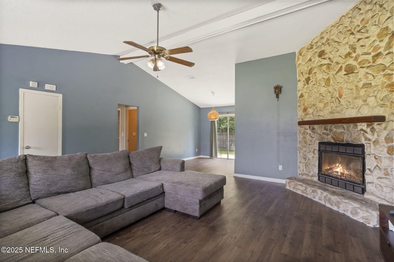 1447 Waco Ct, Orange Park, FL 32065