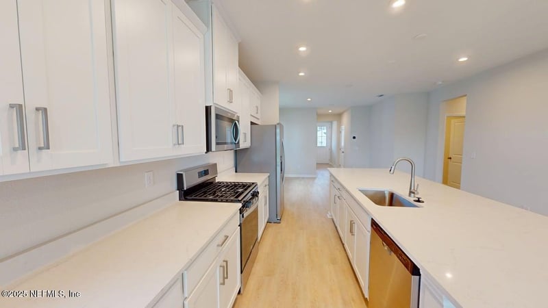 123 Appalachian Trl, St Johns, FL 32259