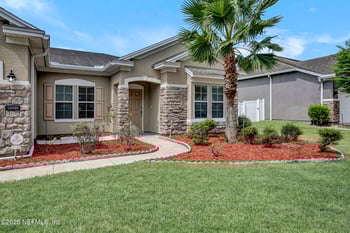 10320 Oxford Lakes Dr, Jacksonville, FL 32257