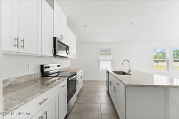 7487 Queensgate Cir, Jacksonville, FL 32219