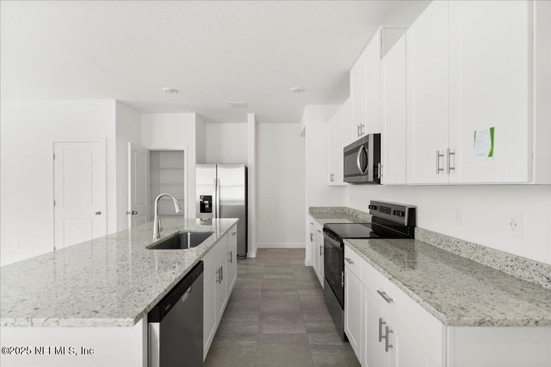 7487 Queensgate Cir, Jacksonville, FL 32219