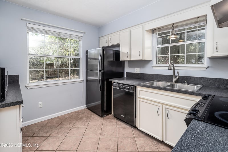 10876 Horse Track Dr, Jacksonville, FL 32257