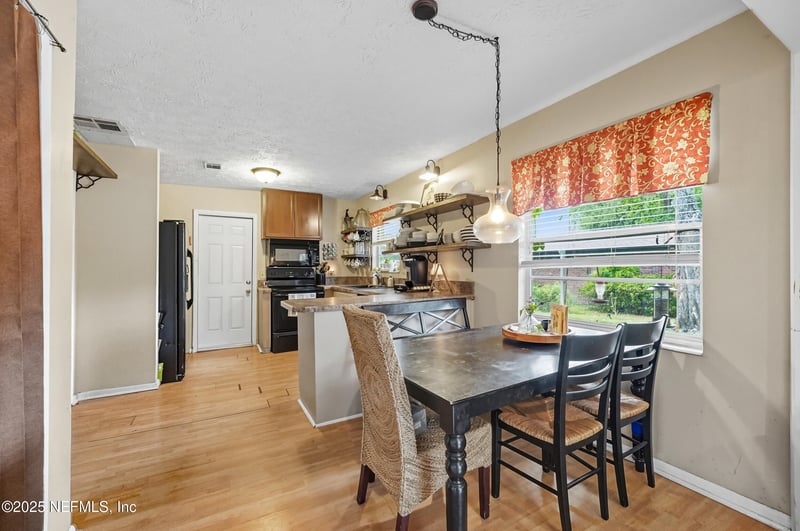 5396 Golf Course Dr, Jacksonville, FL 32277