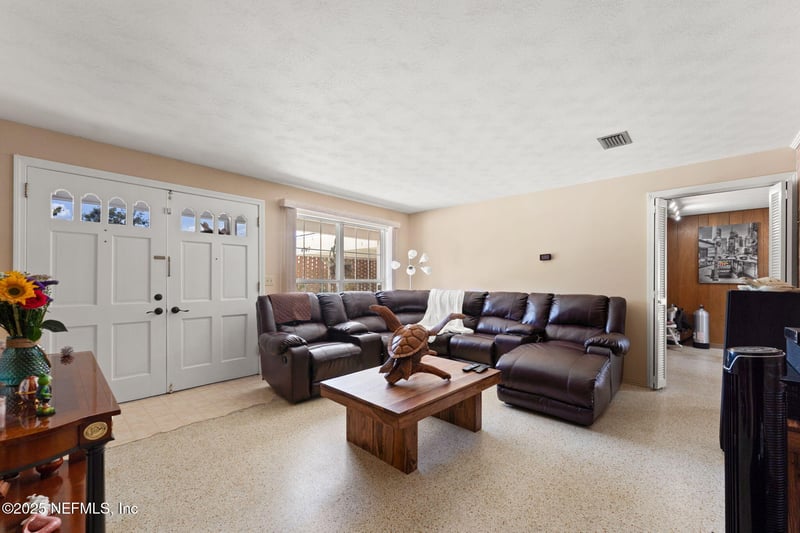 4047 Schirra Dr, Jacksonville, FL 32277