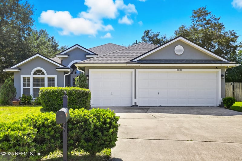 13681 Fish Eagle Dr, Jacksonville, FL 32226