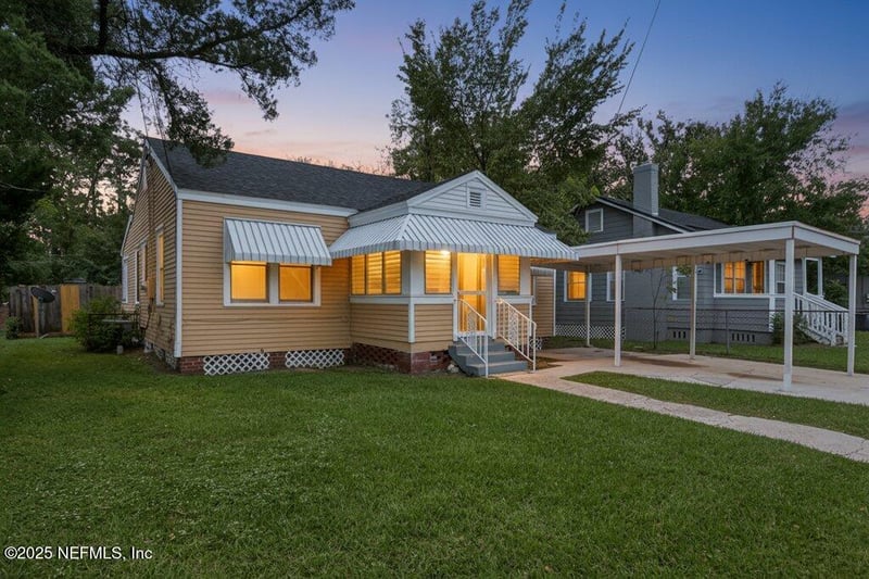 404 Demper Dr, Jacksonville, FL 32208