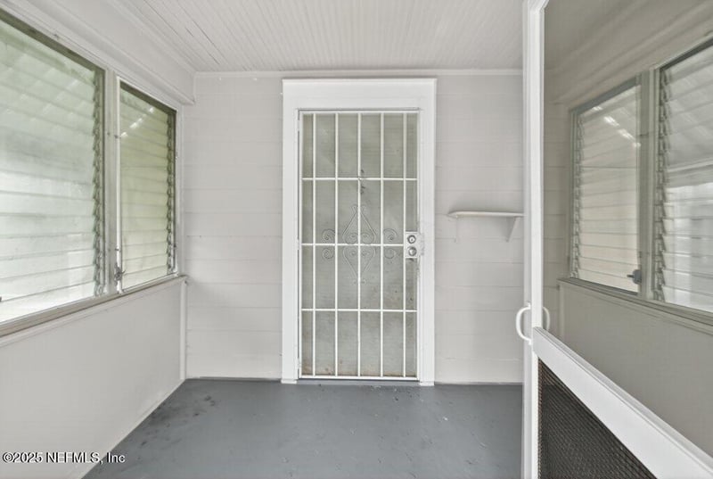 404 Demper Dr, Jacksonville, FL 32208