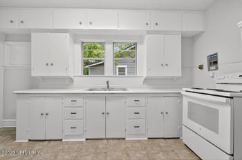 404 Demper Dr, Jacksonville, FL 32208