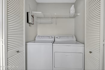 1425 Pinetree Rd, Jacksonville, FL 32207