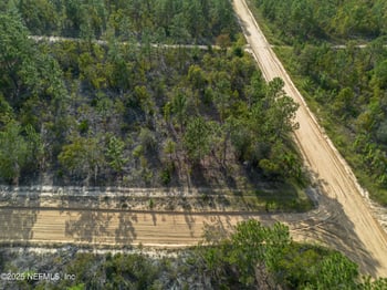 359 Dothan St, Interlachen, FL 32148