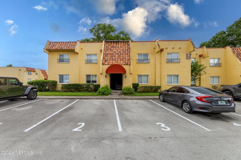 6647 La Mirada Dr #4, Jacksonville, FL 32217