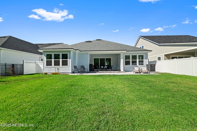 324 Sawgrass Dr, Yulee, FL 32097