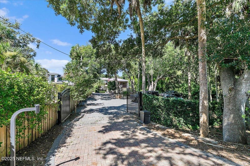 2446 Seminole Rd, Atlantic Beach, FL 32233