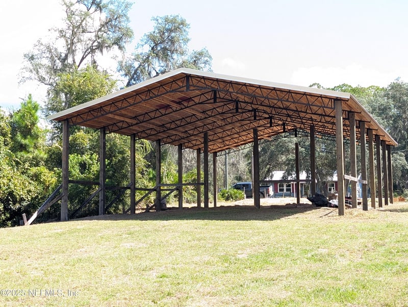 211 Ida Blvd, Interlachen, FL 32148