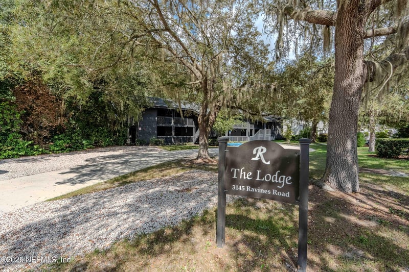 3145 Ravines Rd, Middleburg, FL 32068